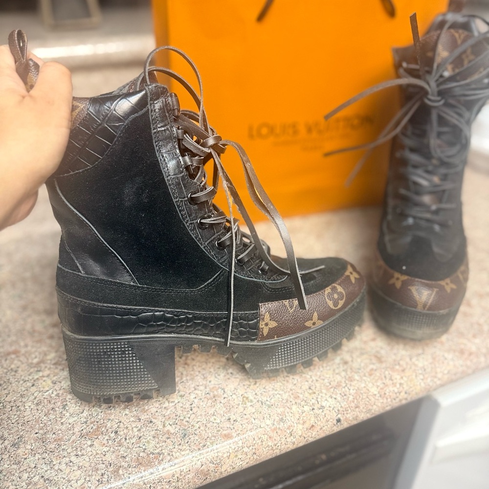 LV combat Black and Brown Lace-Up Boots - Picture 2 of 5